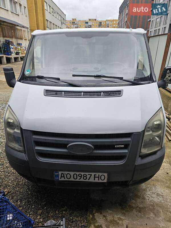 Грузовой фургон Ford Transit 2006 в Ужгороде