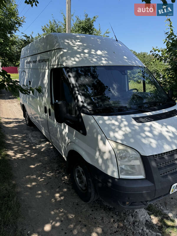 Вантажний фургон Ford Transit 2011 в Олександрії