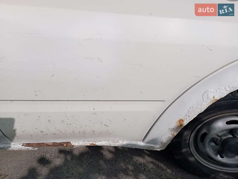Грузопассажирский фургон Ford Transit 2004 в Нововолынске