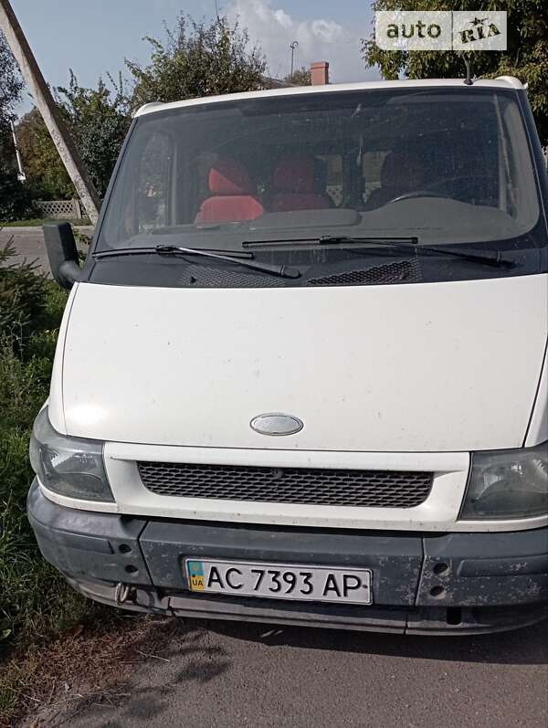 Грузопассажирский фургон Ford Transit 2004 в Нововолынске