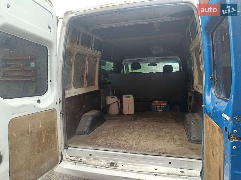 Мікроавтобус Ford Transit 2001 в Чутовому