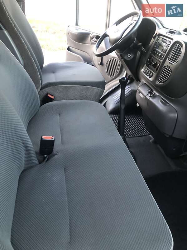 Микроавтобус Ford Transit 2002 в Александрие