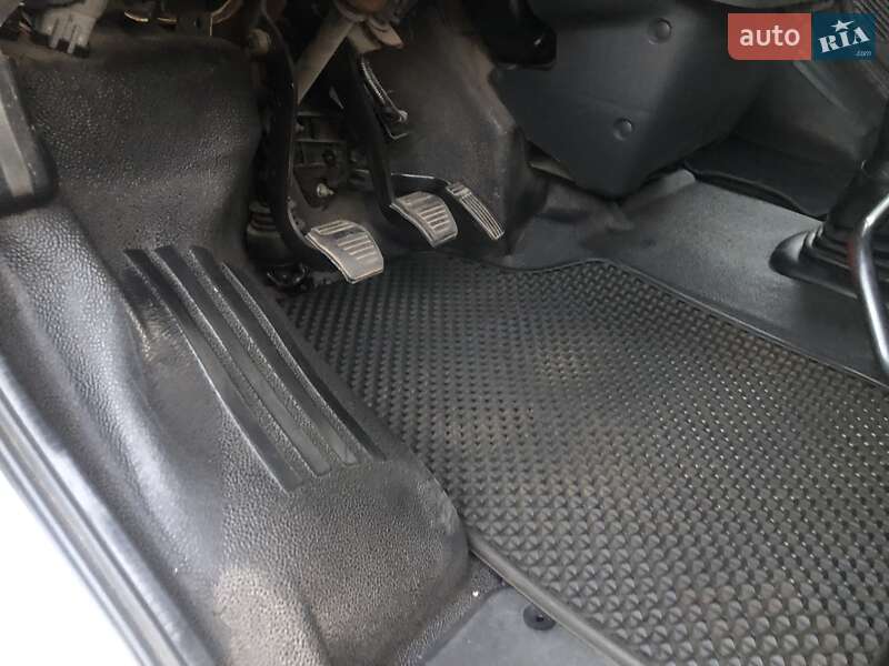 Мікроавтобус Ford Transit 2002 в Олександрії фото 9 Мікроавтобус Ford Transit 2002 в Олександрії