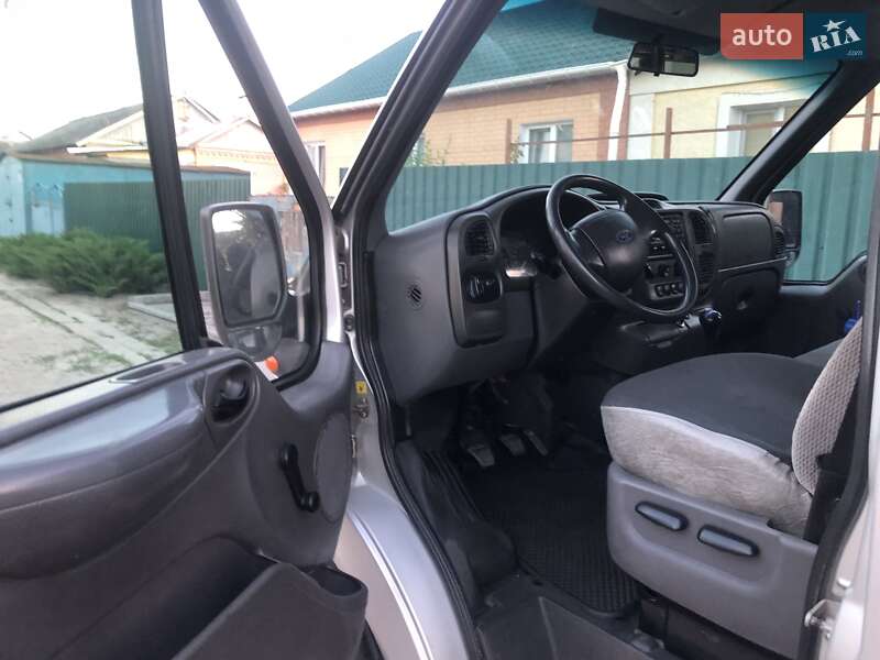 Микроавтобус Ford Transit 2002 в Александрие