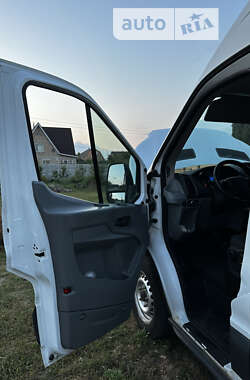 Грузовой фургон Ford Transit 2015 в 