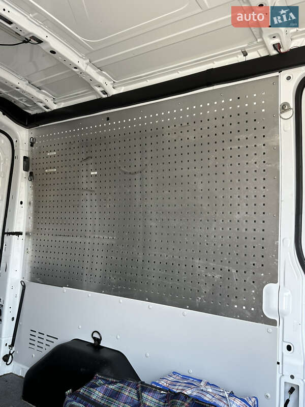 Грузовой фургон Ford Transit 2017 в Мерефа