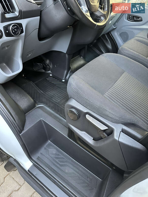 Грузовой фургон Ford Transit 2017 в Мерефа