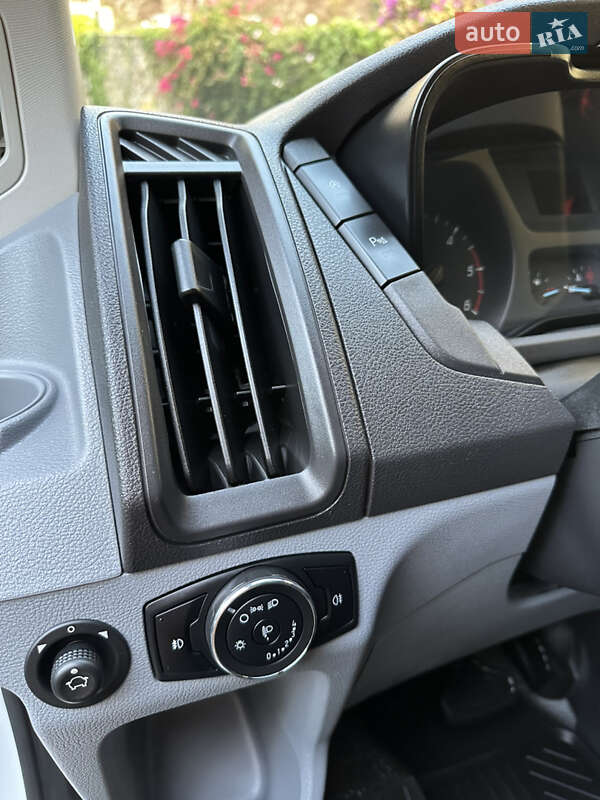 Грузовой фургон Ford Transit 2017 в Мерефа