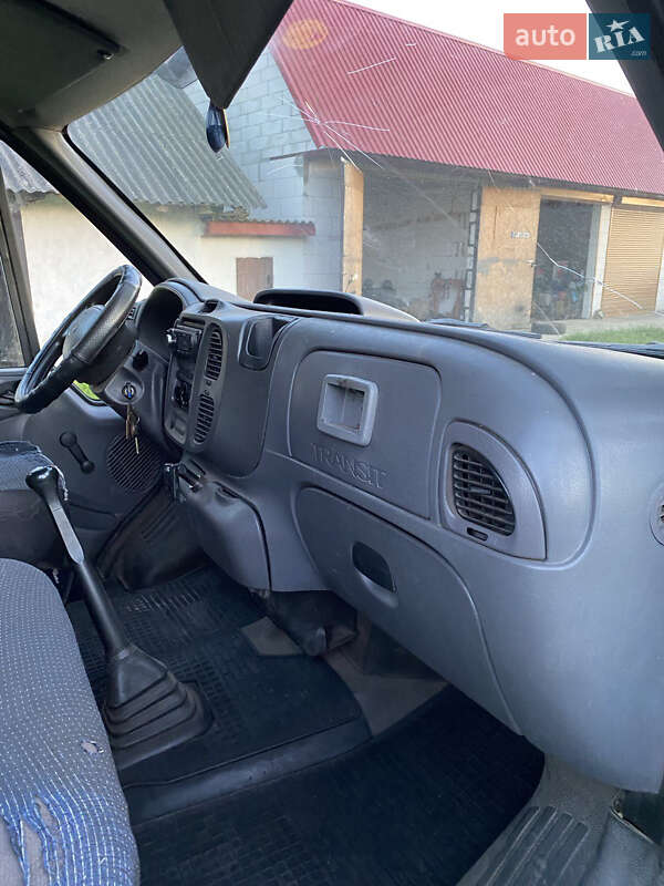 Микроавтобус Ford Transit 2006 в Заречном