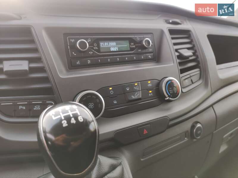 Вантажний фургон Ford Transit 2019 в Вінниці