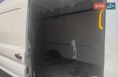 Грузовой фургон Ford Transit 2019 в 