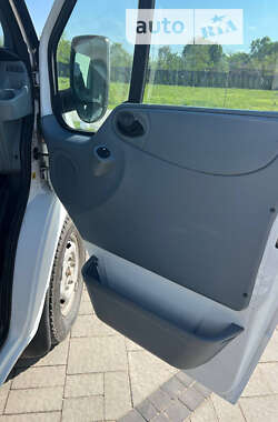 Грузовой фургон Ford Transit 2013 в 