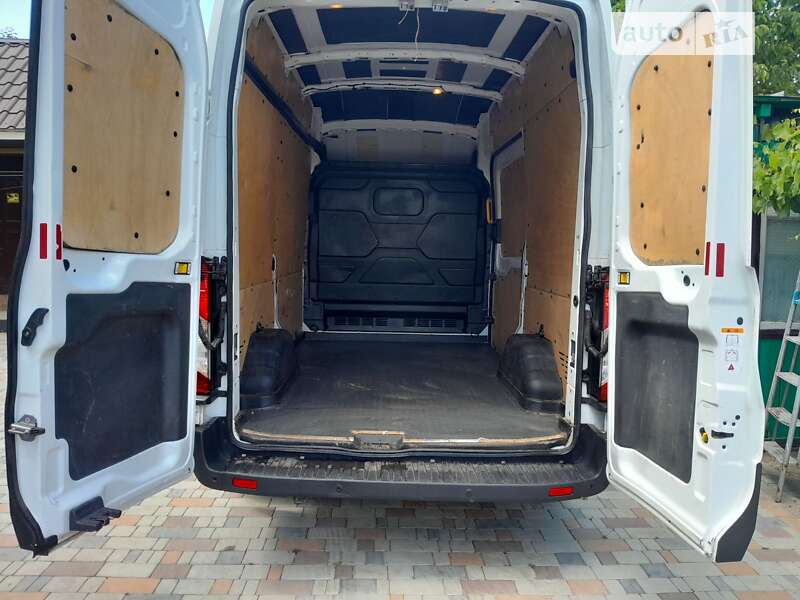 Вантажний фургон Ford Transit 2018 в Новоархангельську