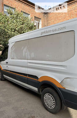 Грузовой фургон Ford Transit 2015 в 