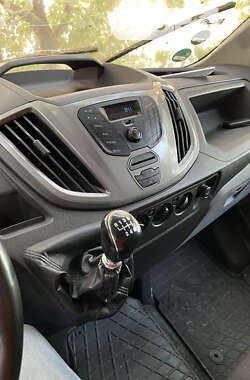Грузовой фургон Ford Transit 2015 в 