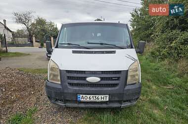 Грузовой фургон Ford Transit 2006 в 