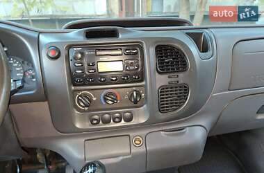 Вантажний фургон Ford Transit 2005 в 