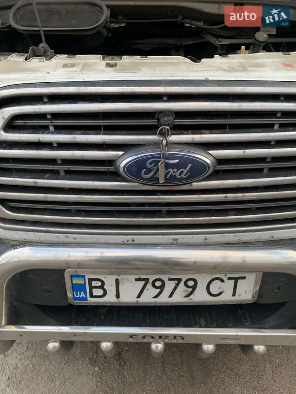 Вантажний фургон Ford Transit 2015 в Полтаві