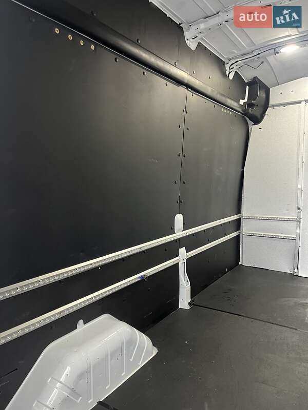 Вантажний фургон Ford Transit 2022 в Львові