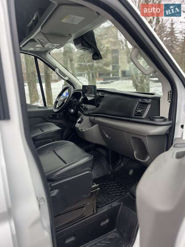 Вантажний фургон Ford Transit 2022 в Львові