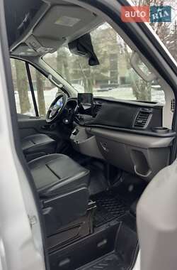 Грузовой фургон Ford Transit 2022 в 