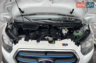 Грузовой фургон Ford Transit 2022 в 