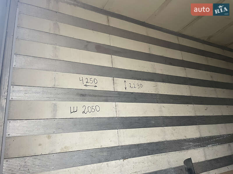 Грузовой фургон Ford Transit 2004 в Каменец-Подольском