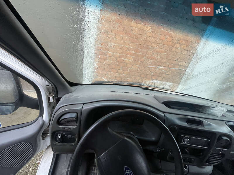 Грузовой фургон Ford Transit 2004 в Каменец-Подольском