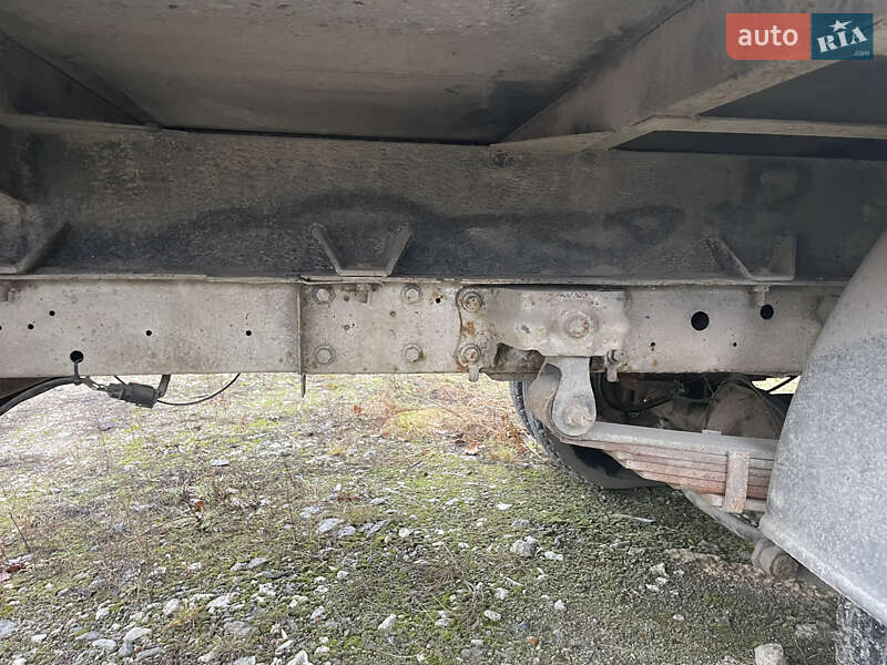 Грузовой фургон Ford Transit 2004 в Каменец-Подольском