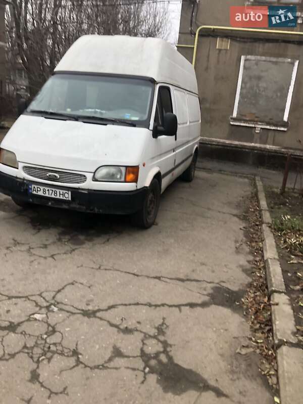 Грузовой фургон Ford Transit 1999 в 