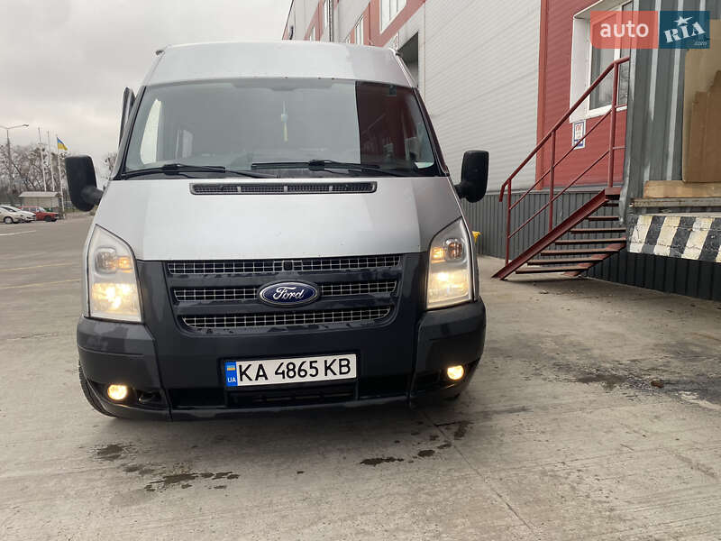 Микроавтобус Ford Transit 2012 в 