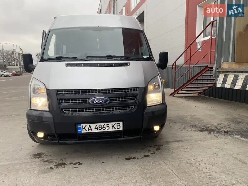Микроавтобус Ford Transit 2012 в 