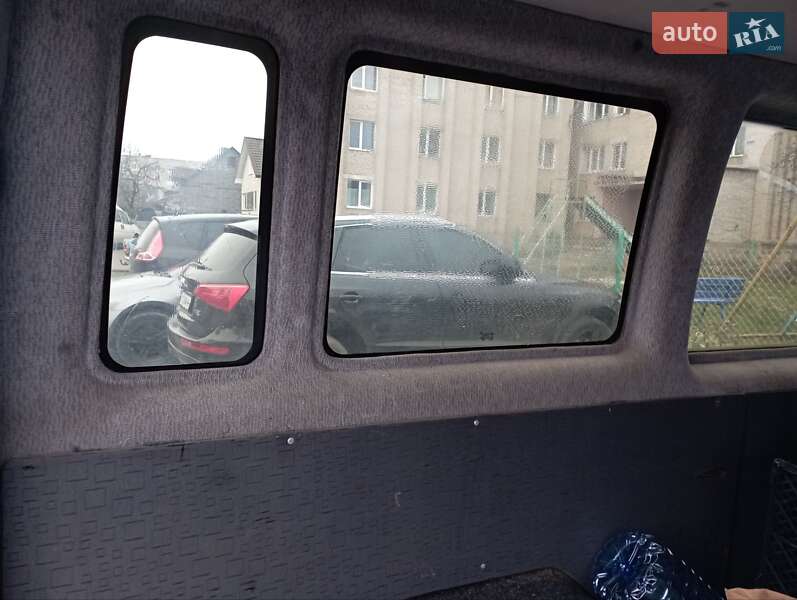 Грузопассажирский фургон Ford Transit 2004 в Нововолынске