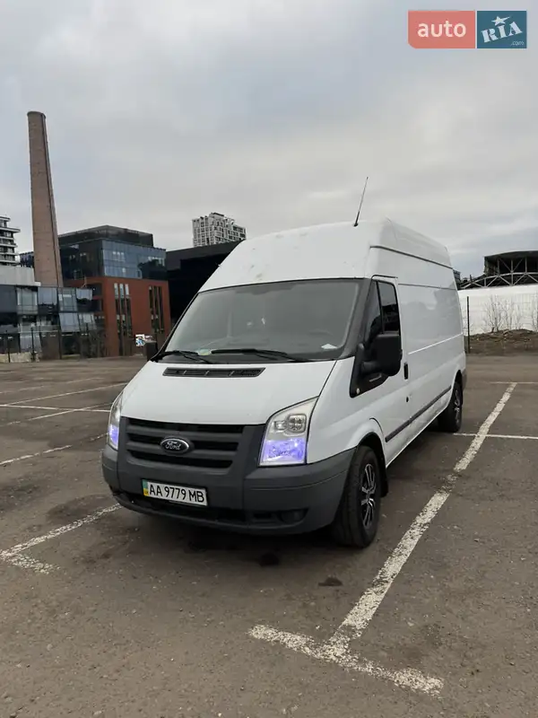 Грузовой фургон Ford Transit 2011 в 