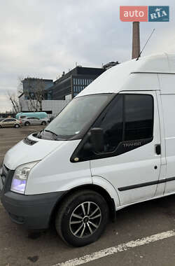Грузовой фургон Ford Transit 2011 в 