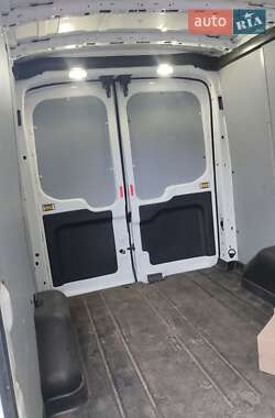 Грузовой фургон Ford Transit 2016 в 