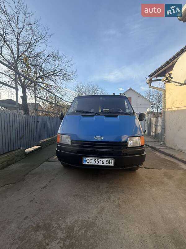 Грузовой фургон Ford Transit 1990 в Герце