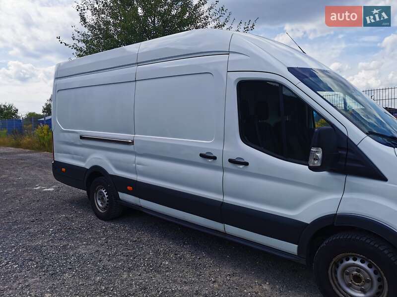 Грузовой фургон Ford Transit 2016 в Ровно