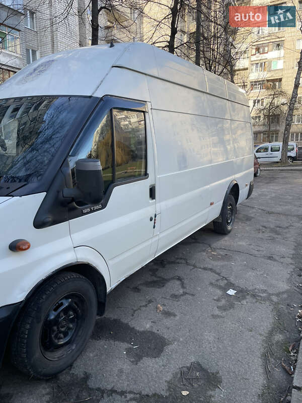 Грузовой фургон Ford Transit 2002 в Львове