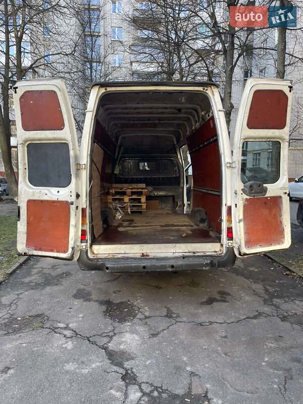 Грузовой фургон Ford Transit 2002 в Львове