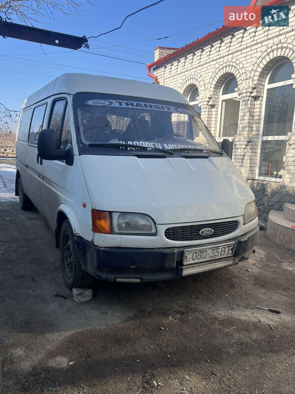 Грузовой фургон Ford Transit 2000 в 
