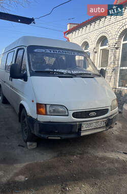 Грузовой фургон Ford Transit 2000 в 