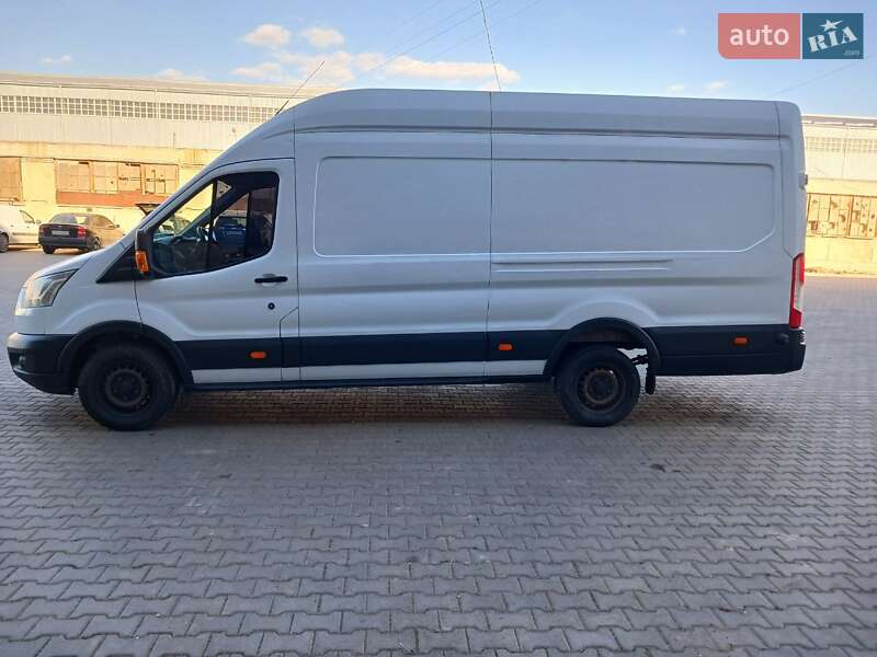 Грузовой фургон Ford Transit 2018 в 