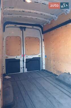 Грузовой фургон Ford Transit 2018 в 