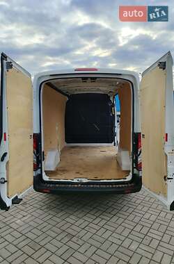 Грузовой фургон Ford Transit 2019 в 