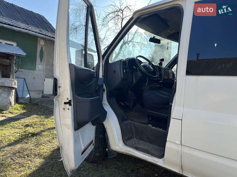 Микроавтобус Ford Transit 2002 в Львове