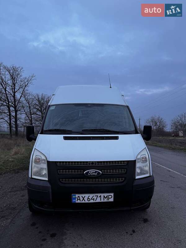 Грузовой фургон Ford Transit 2012 в 