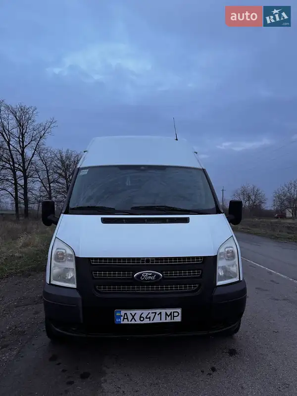 Грузовой фургон Ford Transit 2012 в 