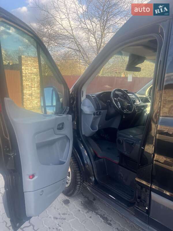 Микроавтобус Ford Transit 2015 в Львове