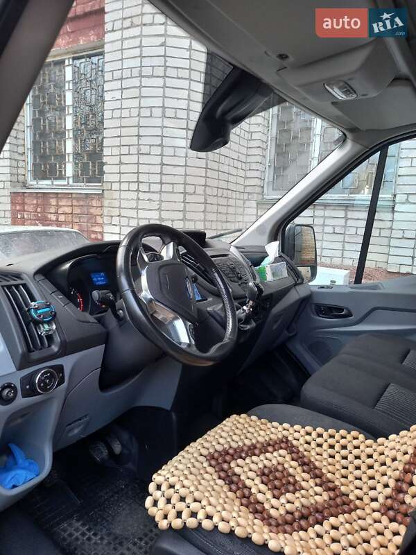 Вантажний фургон Ford Transit 2017 в Миколаєві